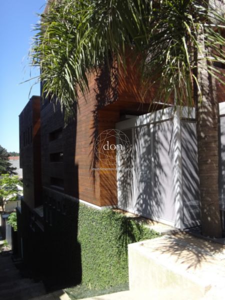 Prédio Comercial para alugar, 666m², Petrópolis - Porto Alegre